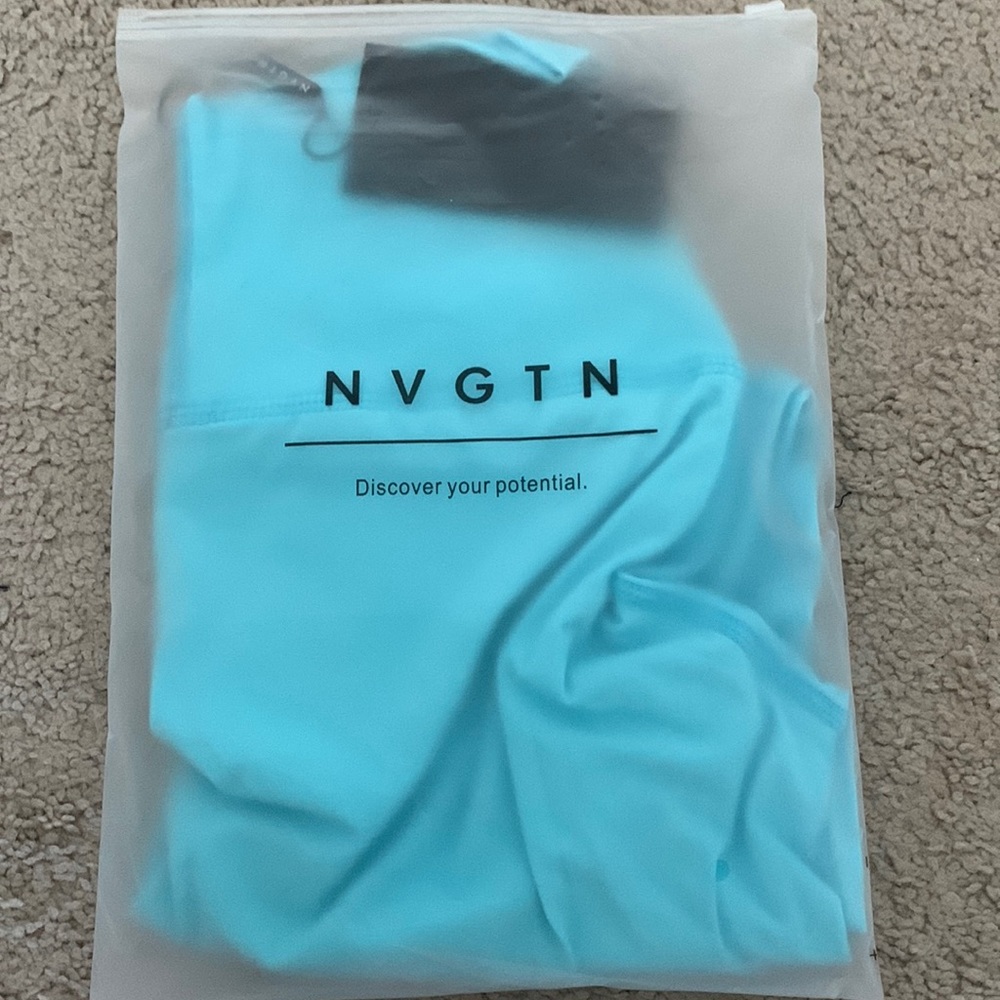 NWT powder blue signature NVGTN leggings